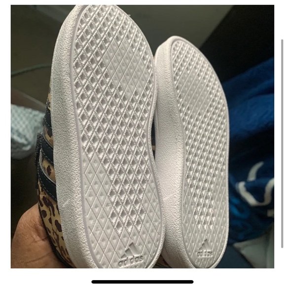 Adidas - Picture 3 of 5